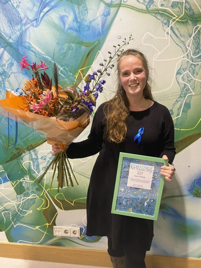 Anne Leeflang wint het eerste Blauwe Lintje